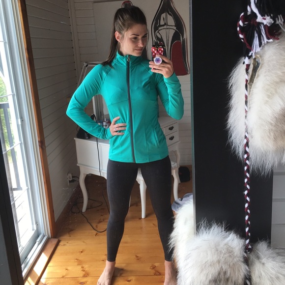 Under Armor Jacket - Picture 1 of 6